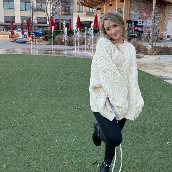 COPY - Storets Sweater - Picture 4 of 5